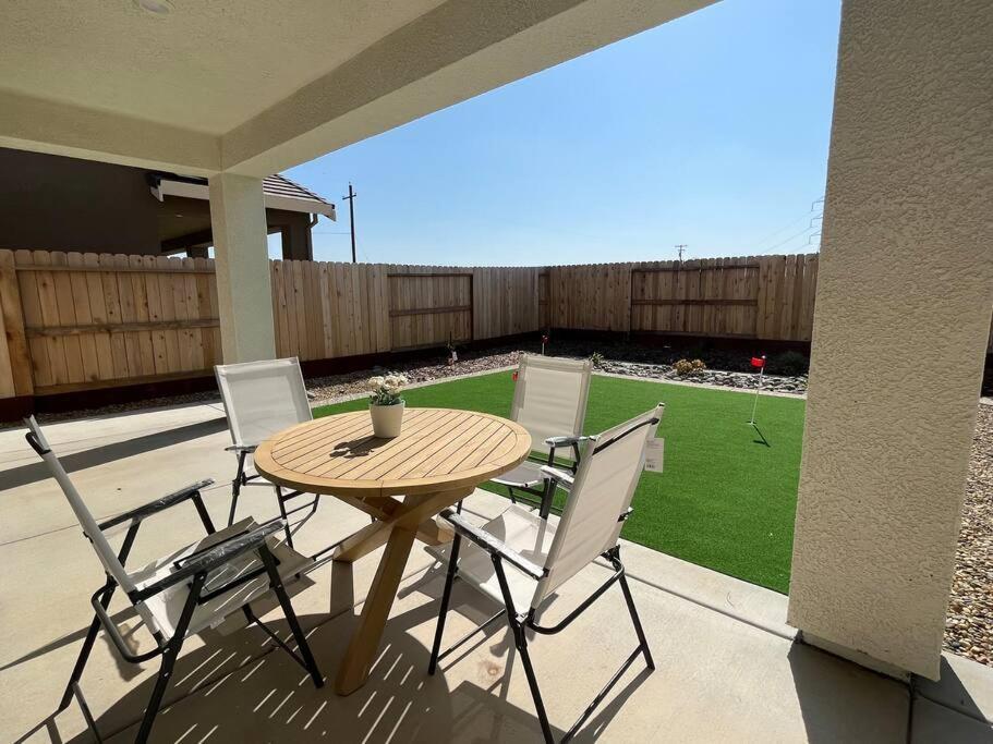 Brand-New, Beautiful & Stylish Home In Sacramento! ภายนอก รูปภาพ