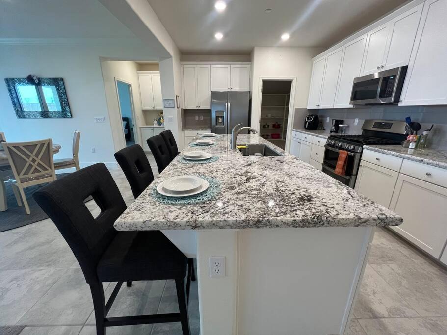 Brand-New, Beautiful & Stylish Home In Sacramento! ภายนอก รูปภาพ
