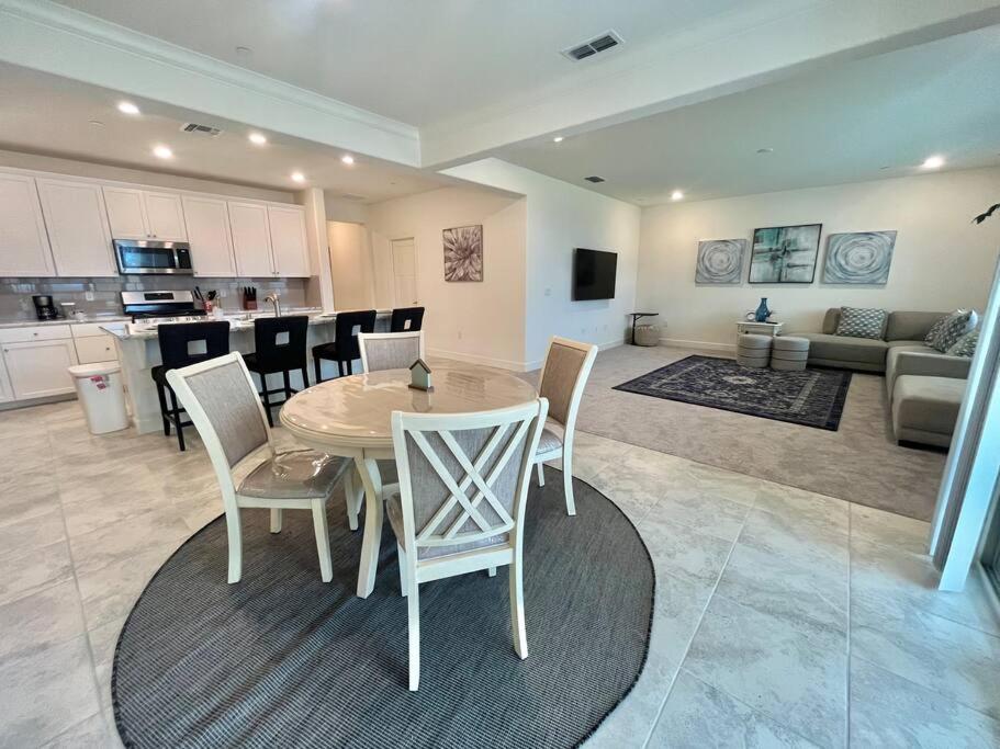 Brand-New, Beautiful & Stylish Home In Sacramento! ภายนอก รูปภาพ